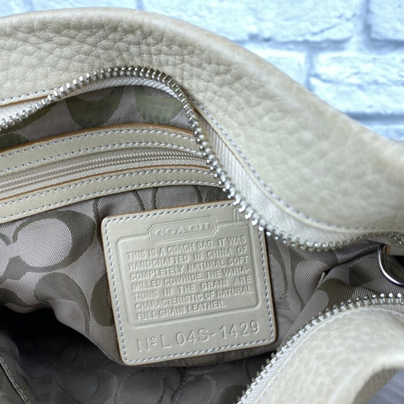 Coach Signature Soft East West Duffel - Picture 5 of 7